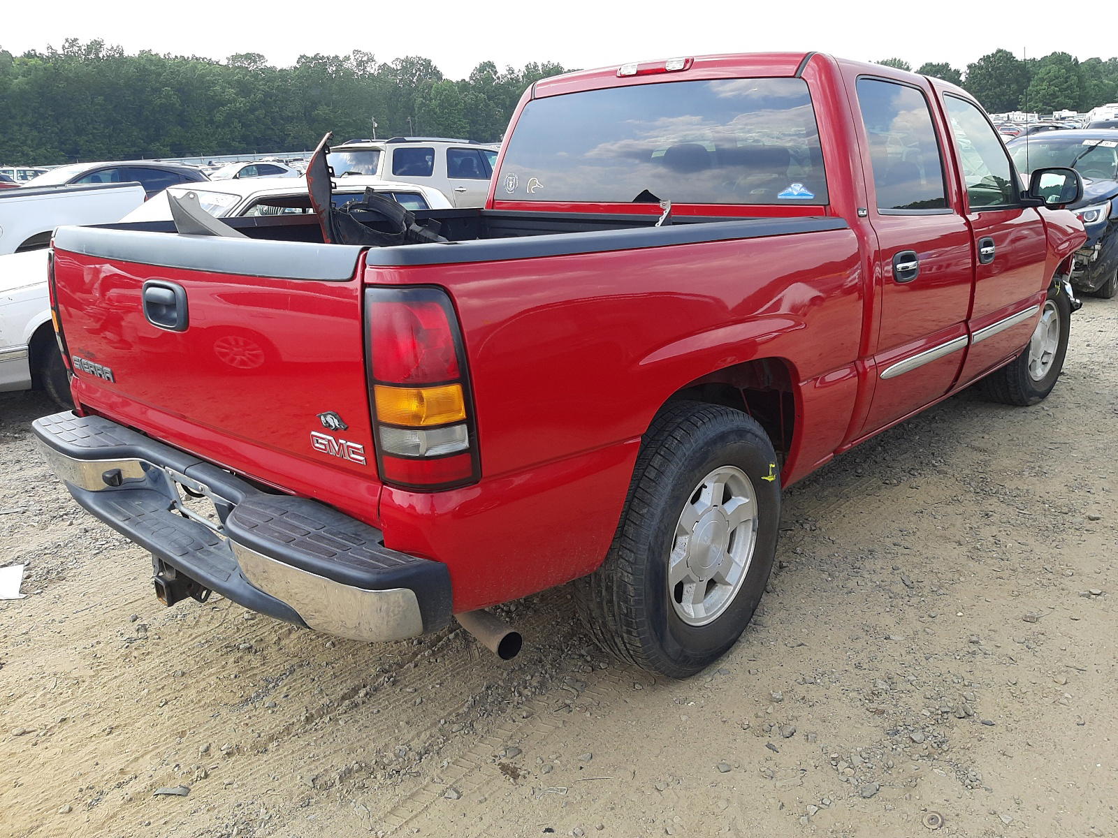 Photo 4 from auction – 2006 GMC SIERRA with VIN 2GTEC13T661240191