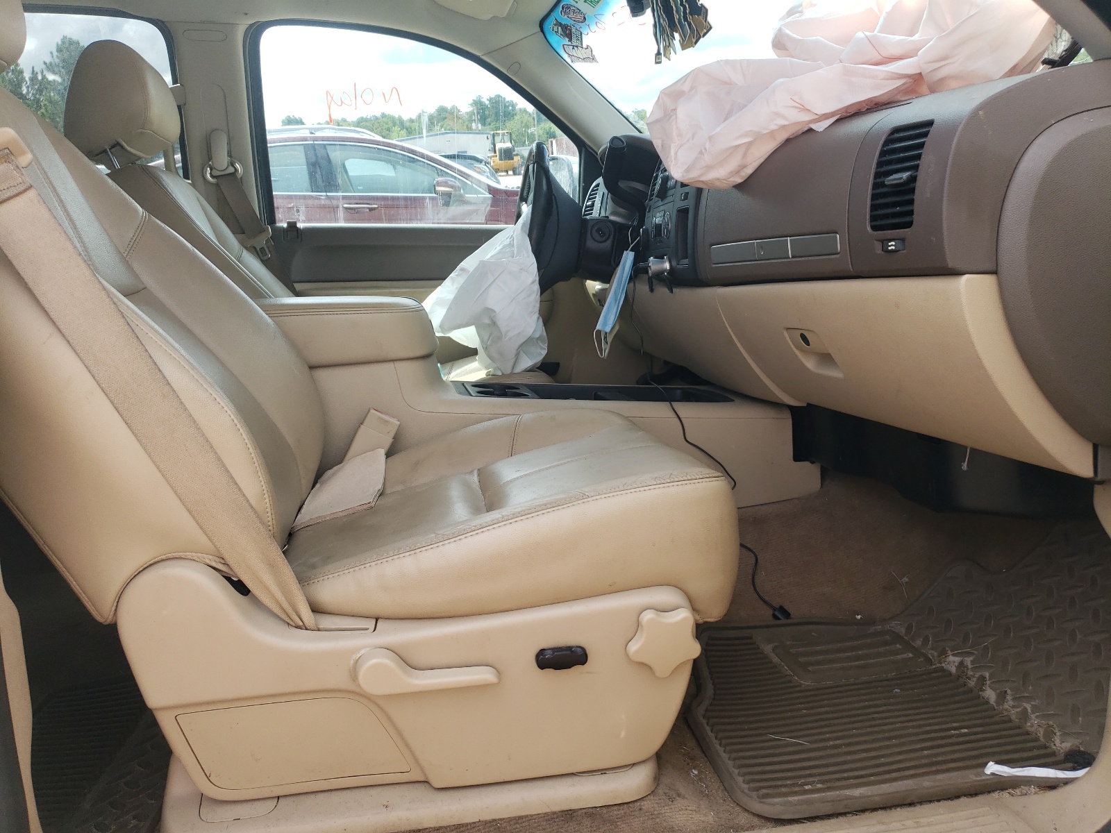 Photo 5 from auction – 2013 CHEVROLET SILVERADO with VIN 3GCPKSE77DG311422