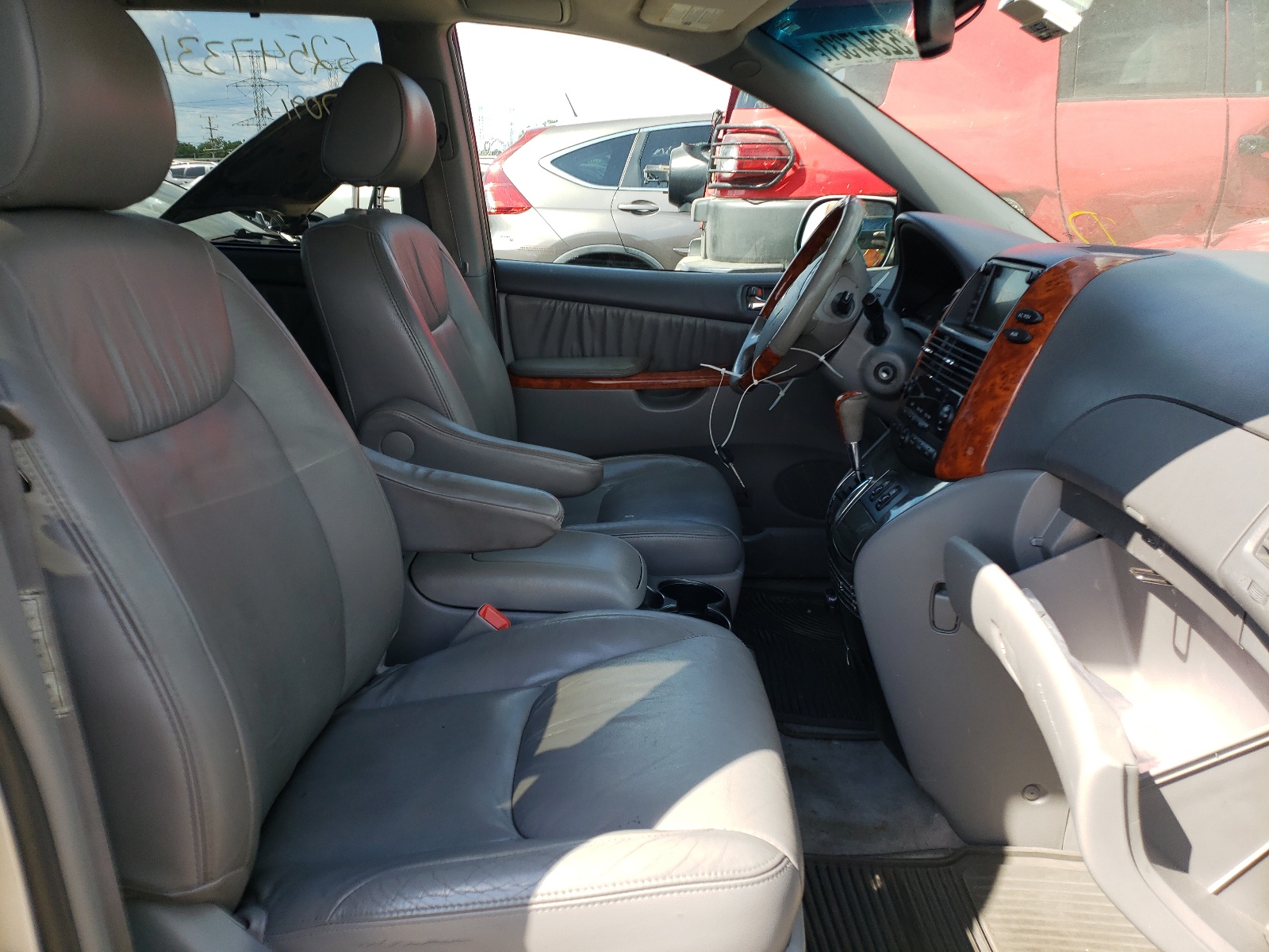 Photo 5 from auction – 2008 TOYOTA SIENNA XLE with VIN 5TDBK22C58S020520