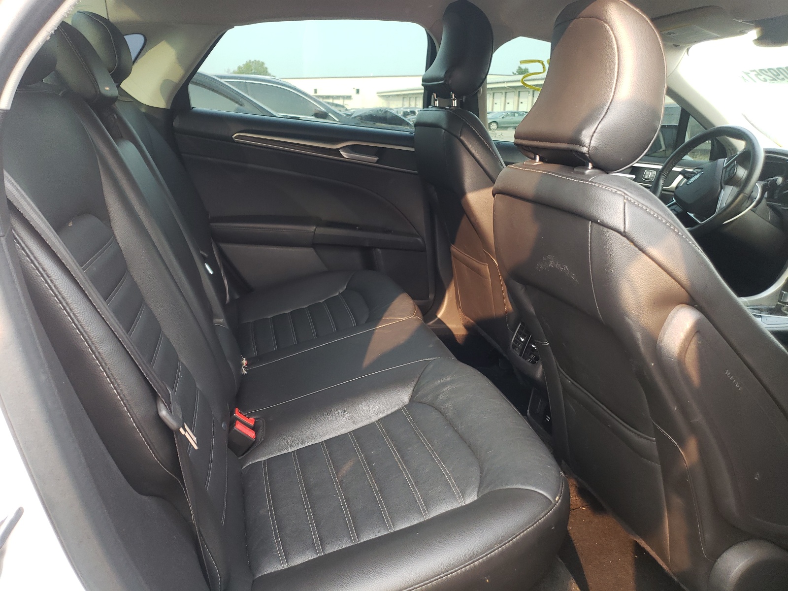 Photo 6 from auction – 2016 FORD FUSION SE with VIN 3FA6P0H94GR192936