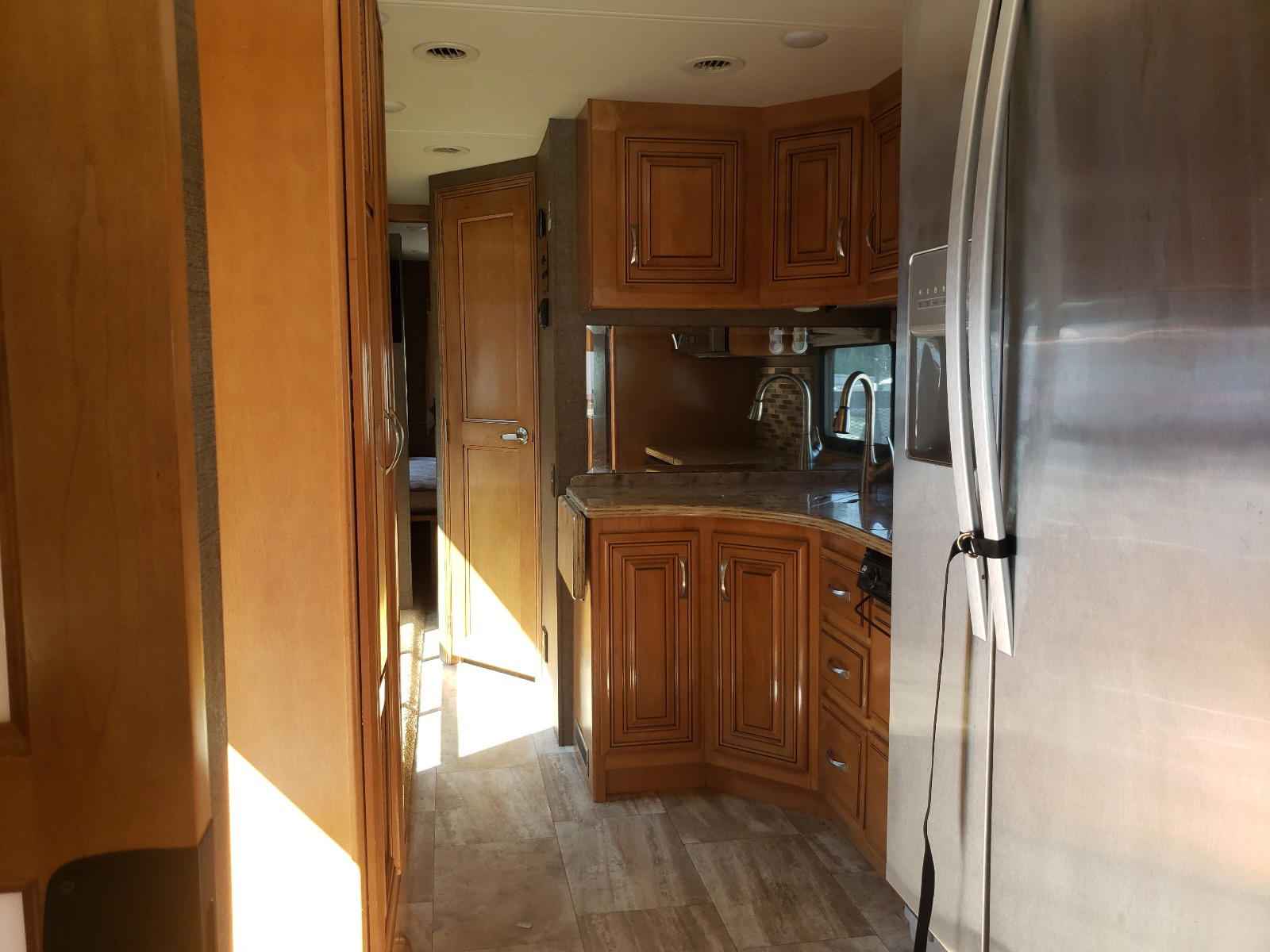 Photo 6 from auction – 2016 THMC MOTORHOME with VIN 1F66F5DY4G0A14969