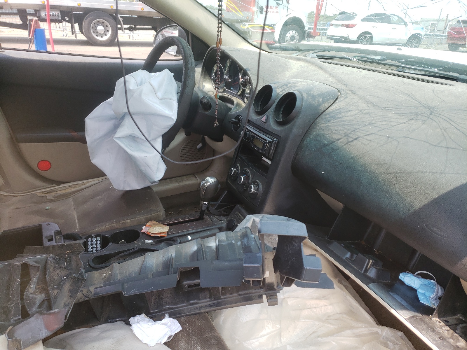 Photo 9 from auction – 2006 PONTIAC G6 SE with VIN 1G2ZF55B364285103