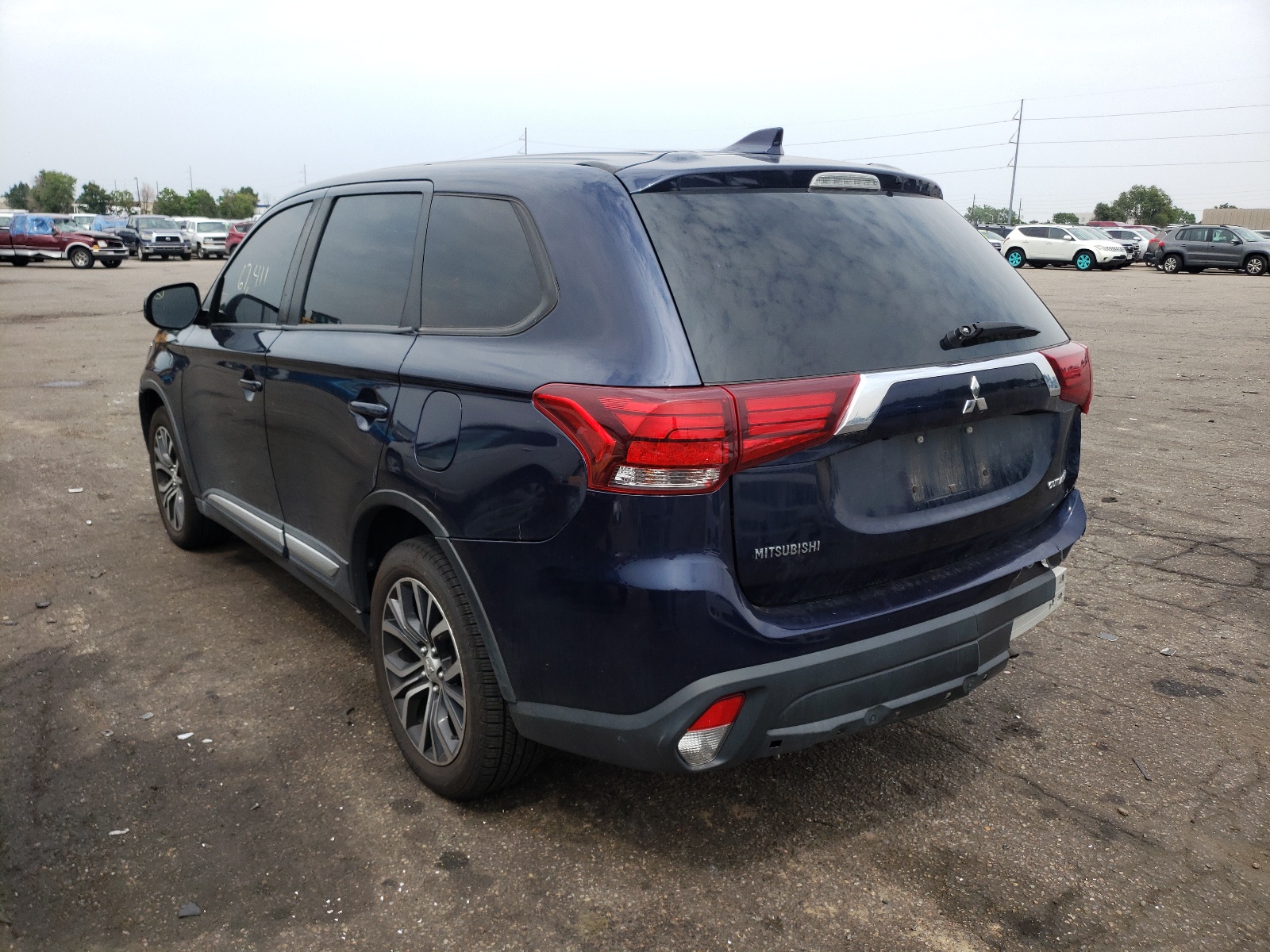 Photo 3 from auction – 2018 MITSUBISHI OUTLANDER with VIN JA4AZ3A36JJ005598