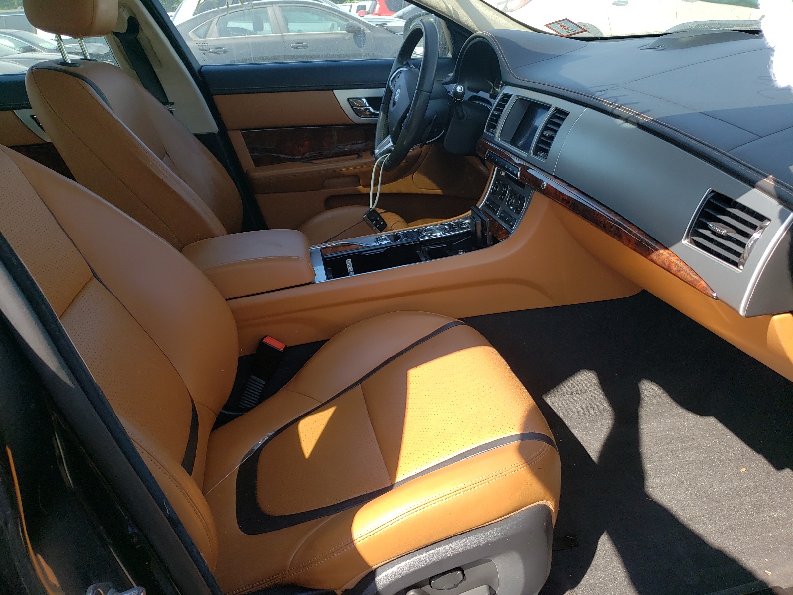 Photo 5 from auction – 2015 JAGUAR XF 3.0 SPO with VIN SAJWJ0FF5F8U66618