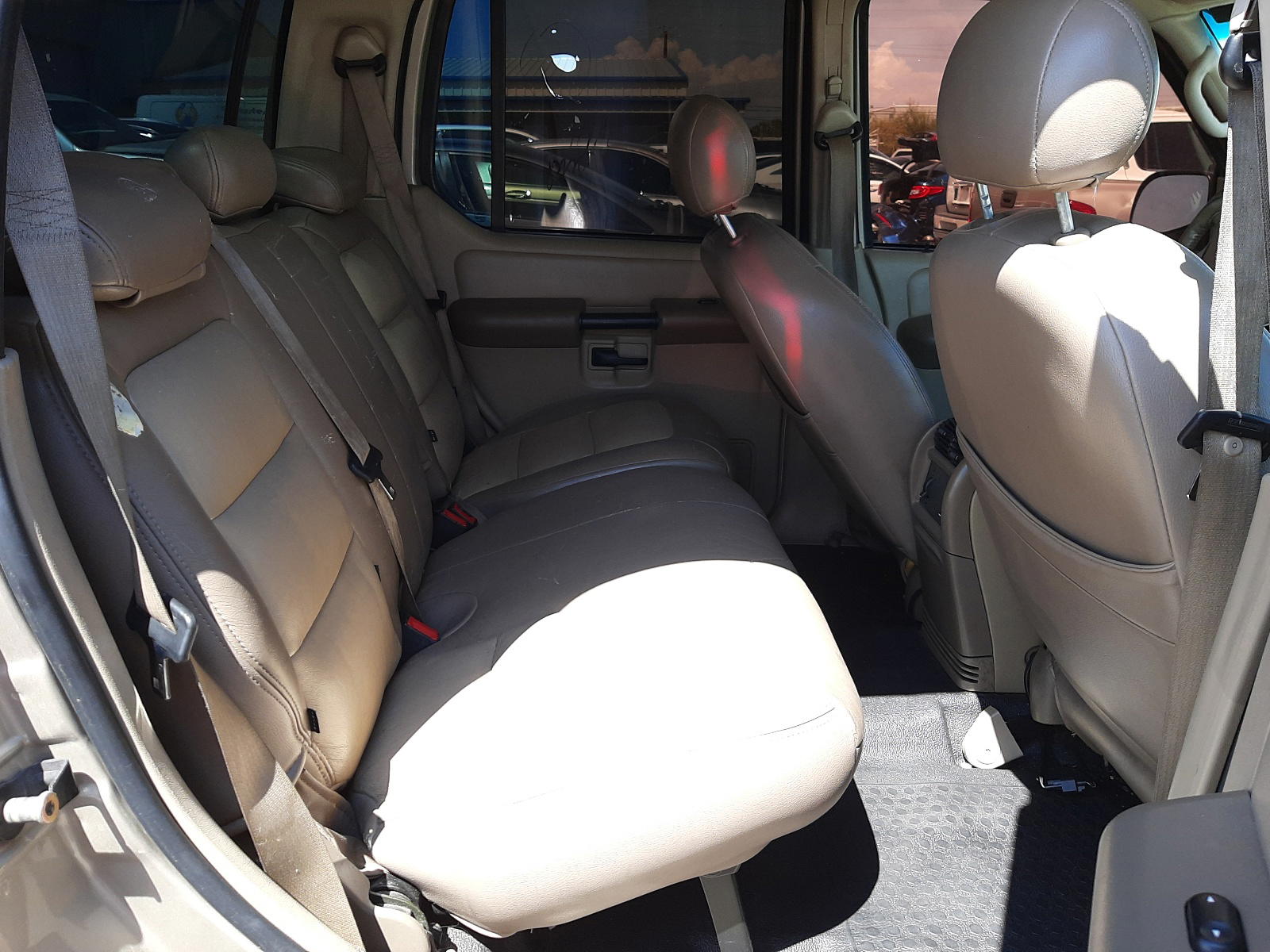 Photo 17 from auction – 2005 FORD EXPLORER S with VIN 1FMDU67K55UA48461