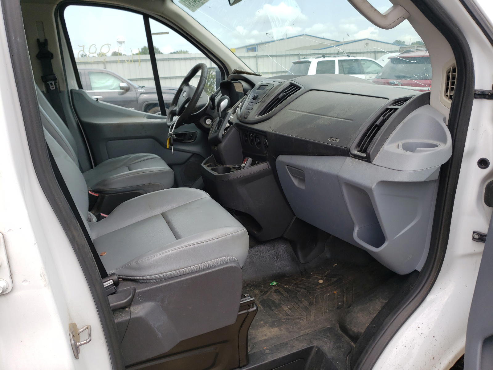 Photo 5 from auction – 2015 FORD TRANSIT T- with VIN 1FTNE9ZM2FKB29467