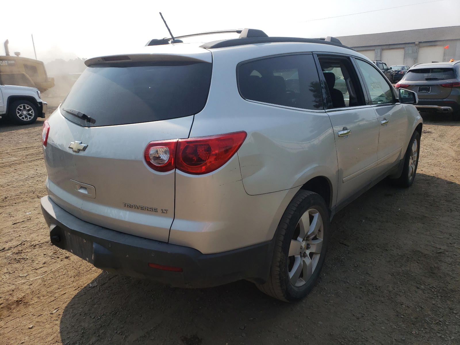 Photo 4 from auction – 2011 CHEVROLET TRAVERSE L with VIN 1GNKRGED1BJ413066