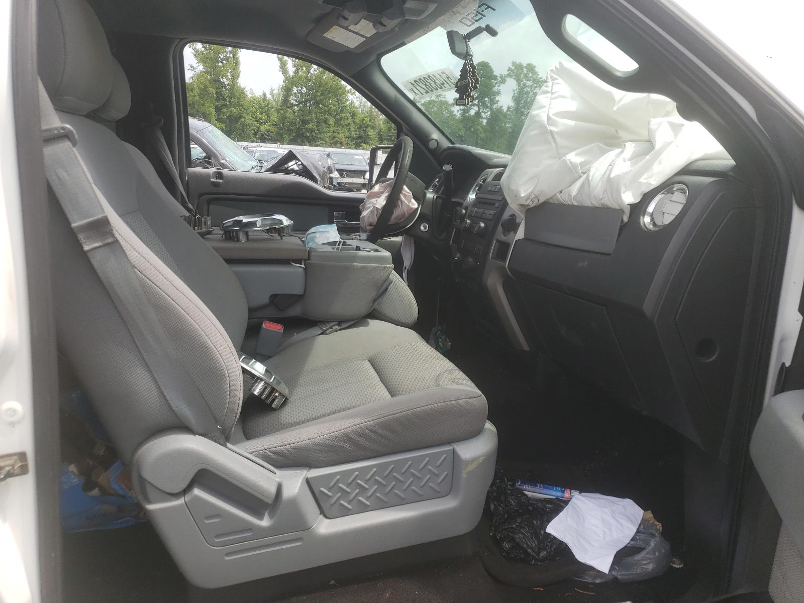 Photo 5 from auction – 2012 FORD F150 SUPER with VIN 1FTFW1EF8CKD11311