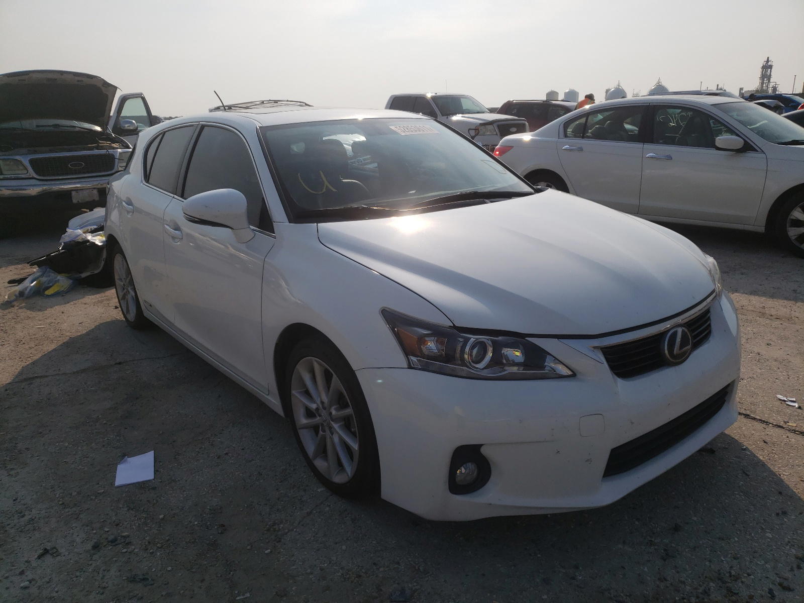 LEXUS CT 200 2013 with VIN JTHKD5BH2D2153811 - Photo from auction