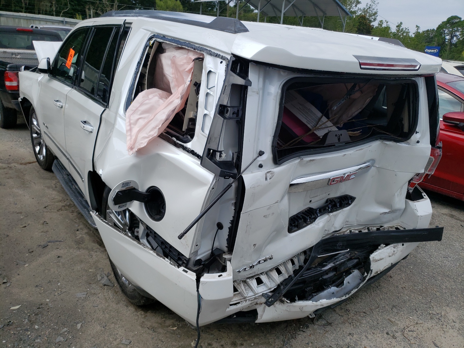 Photo 3 from auction – 2016 GMC YUKON DENA with VIN 1GKS1CKJ8GR297851