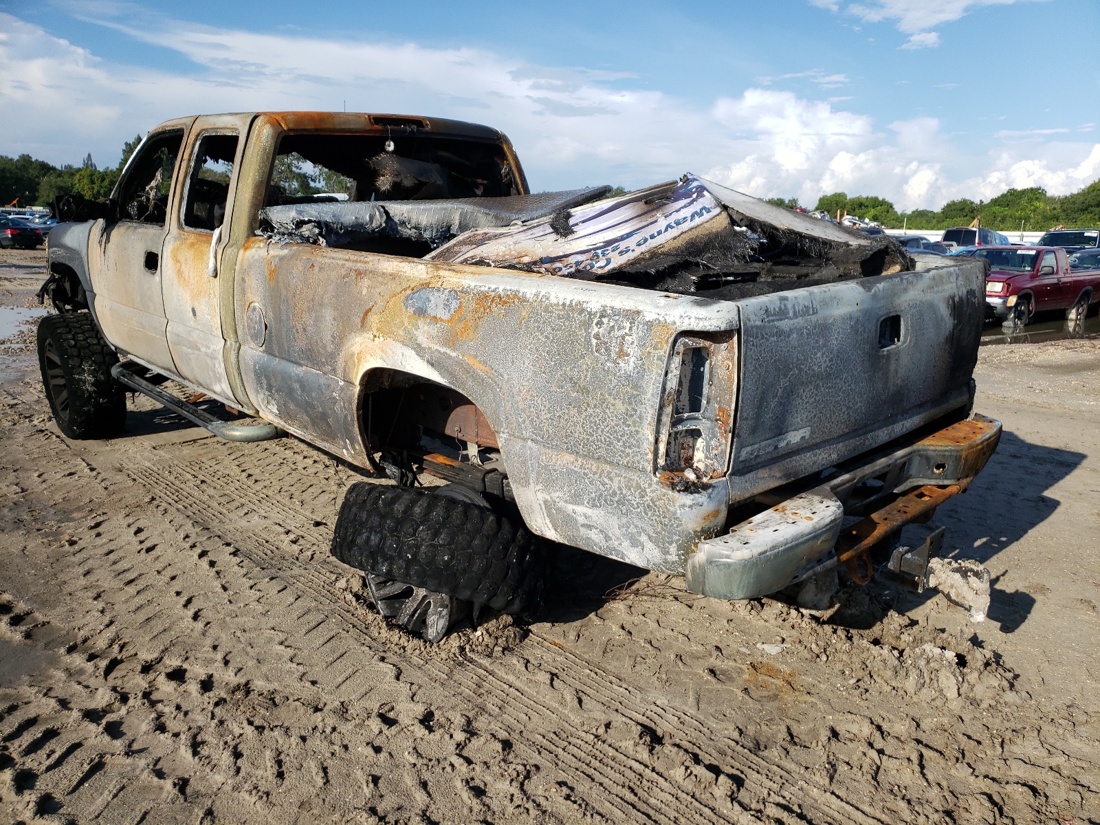 Photo 3 from auction – 2004 GMC SIERRA K25 with VIN 1GTHK29224E346881