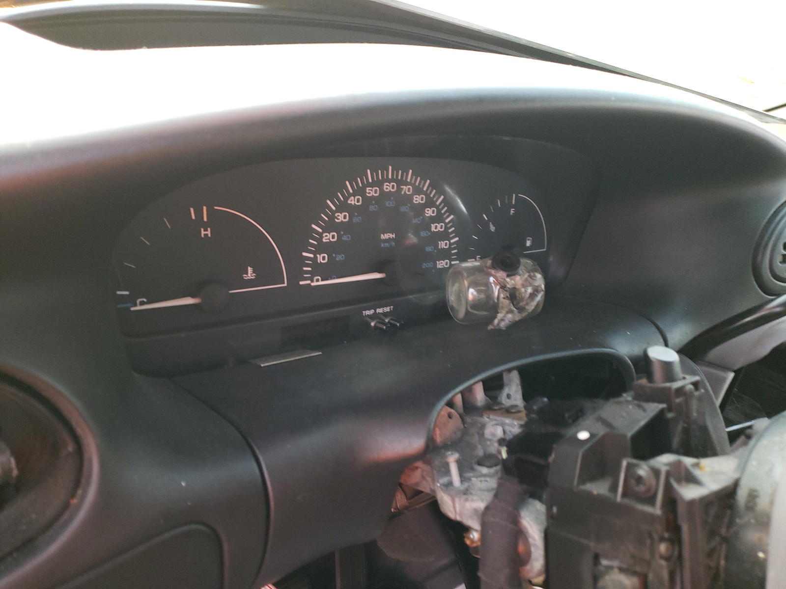 Photo 8 from auction – 2000 DODGE CARAVAN with VIN 2B4GP2532YR501544