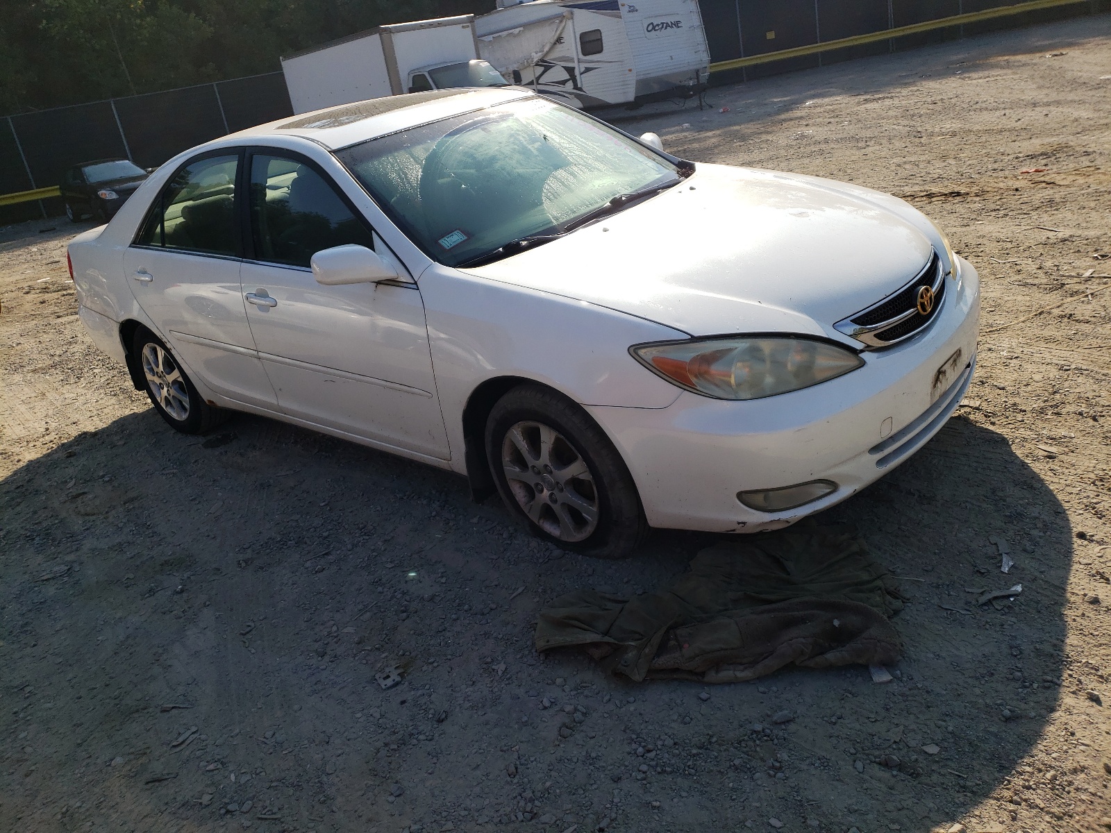 Photo 1 from auction – 2004 TOYOTA CAMRY LE with VIN JTDBE30K940254731