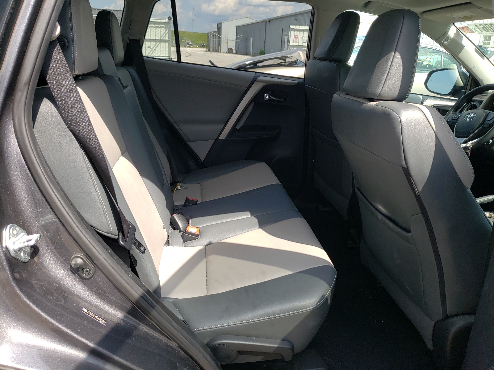 Zdjęcie 6 z aukcji – 2013 TOYOTA RAV4 LIMIT z VIN 2T3DFREV1DW050920