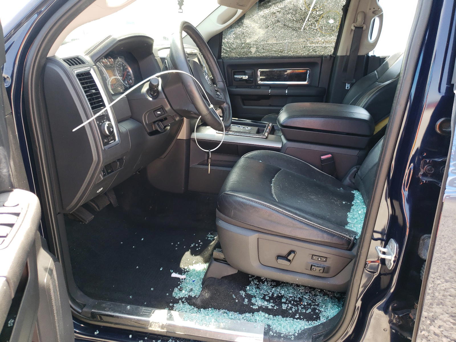 Photo 5 from auction – 2012 DODGE RAM 1500 L with VIN 1C6RD6PT4CS294078