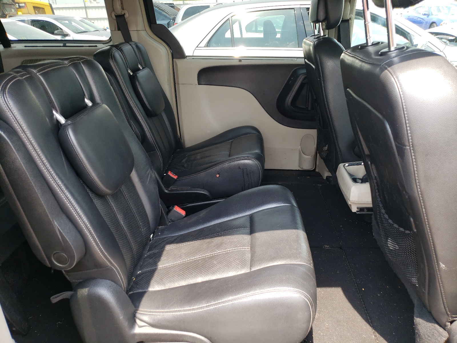 Photo 6 from auction – 2011 CHRYSLER TOWN & COU with VIN 2A4RR8DG0BR749421