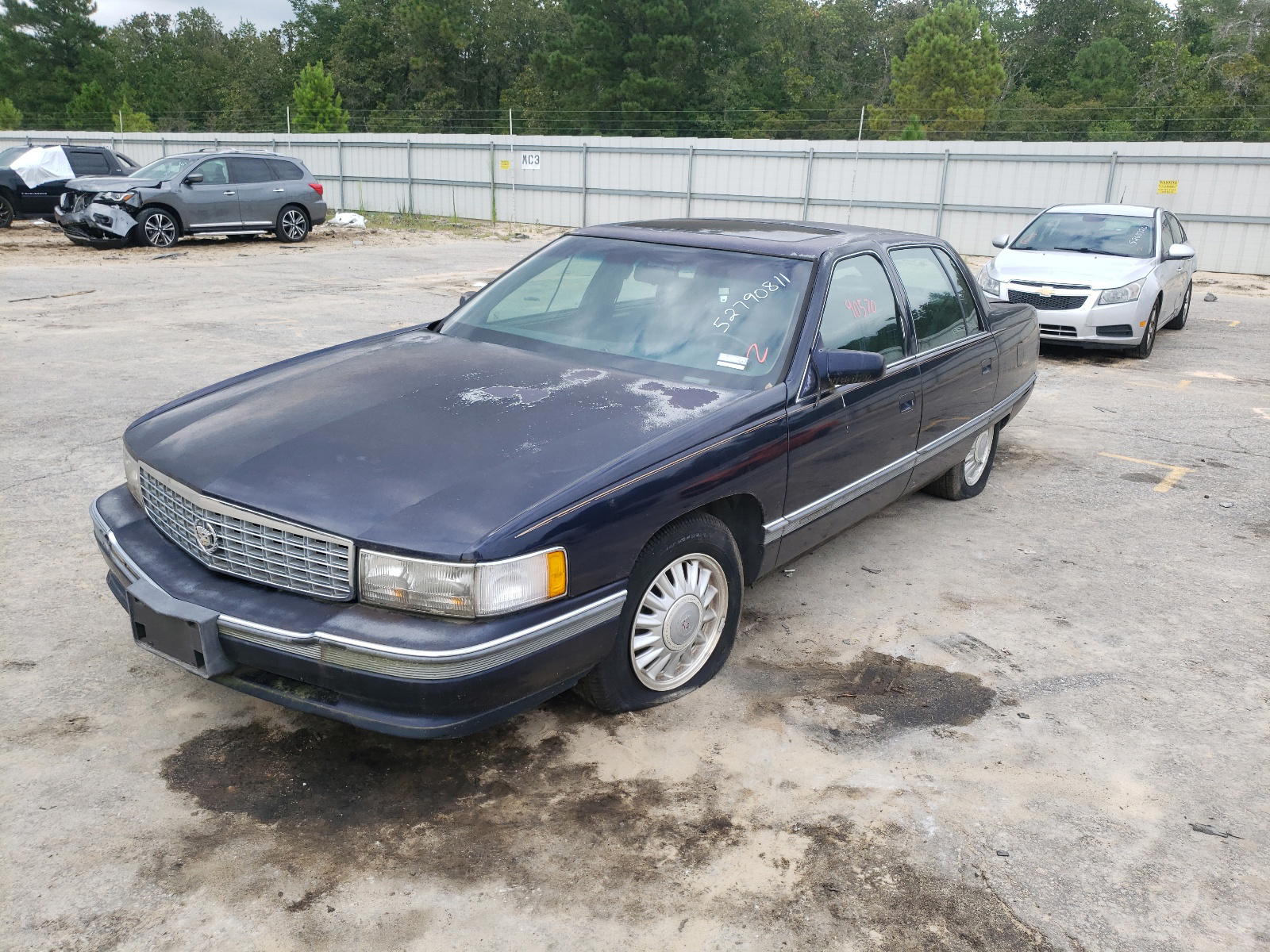 Photo 2 from auction – 1994 CADILLAC DEVILLE CO with VIN 1G6KF52Y4RU300303