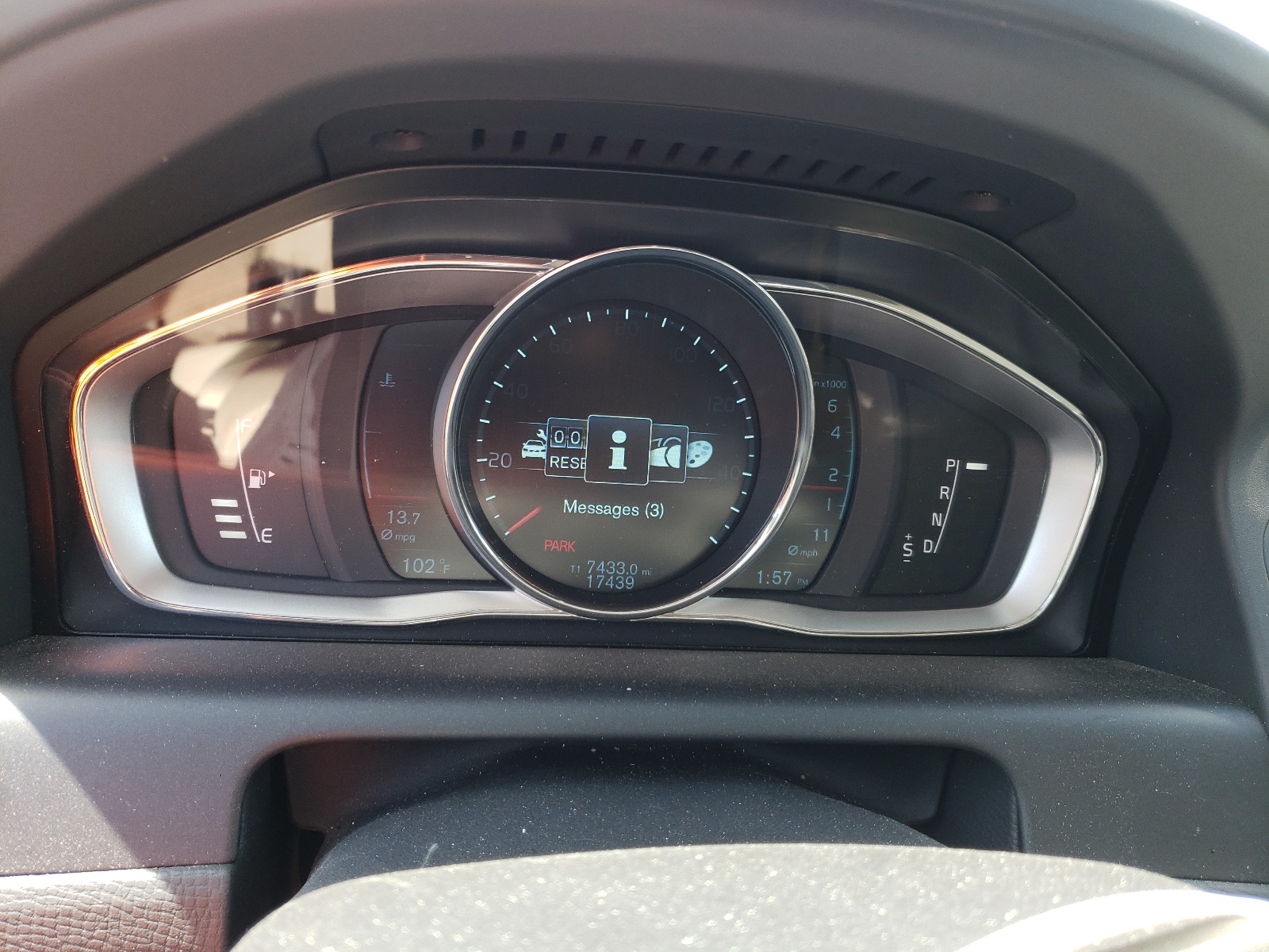 Photo 8 from auction – 2014 VOLVO XC60 T6 with VIN YV4902DZ4E2525972