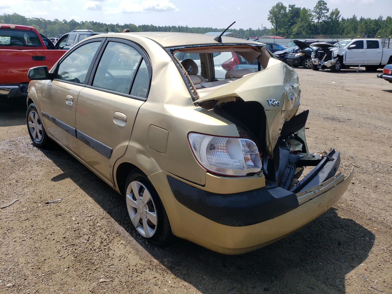 Photo 3 from auction – 2006 KIA RIO with VIN KNADE123X66064193