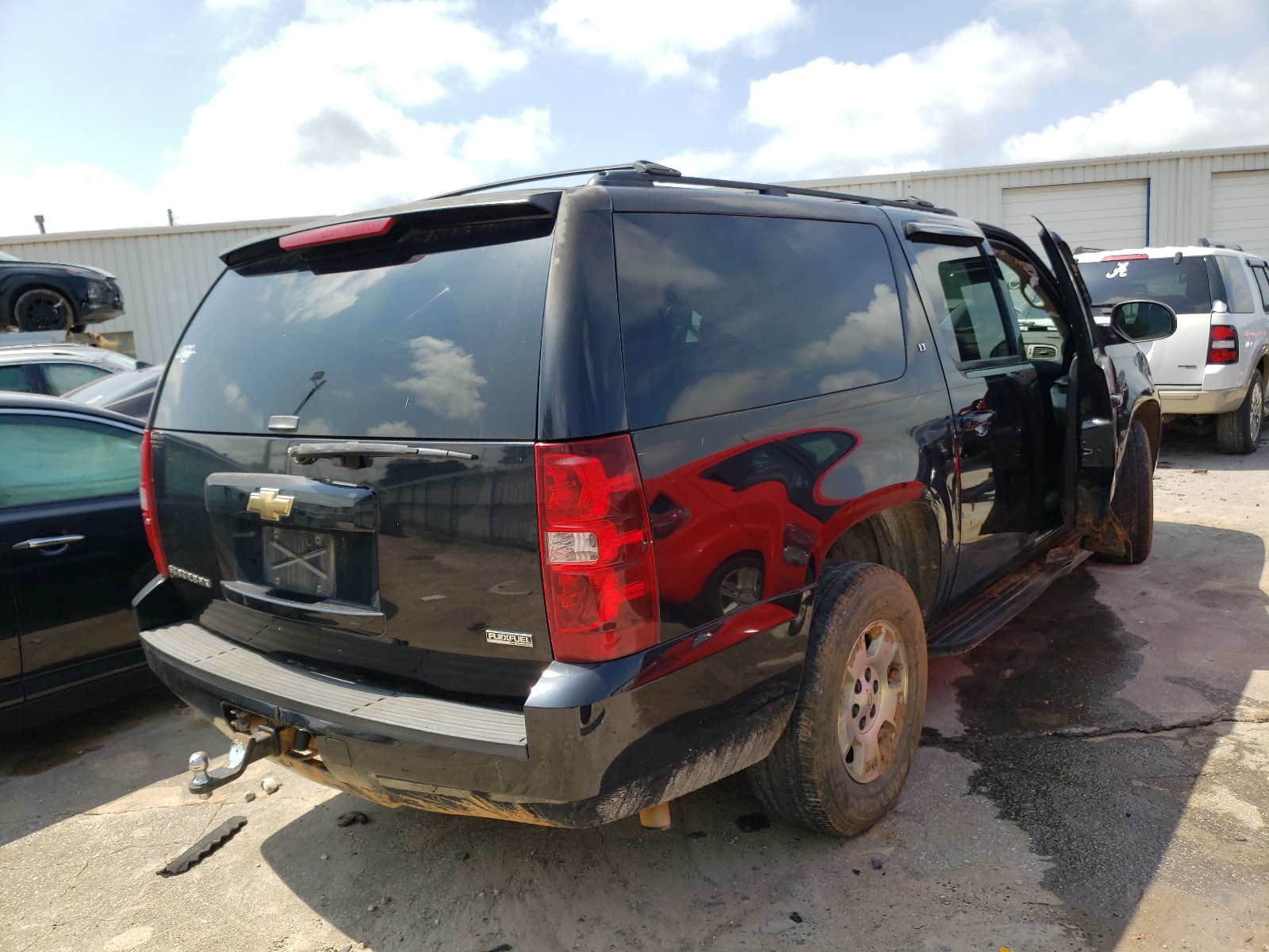 Photo 4 from auction – 2008 CHEVROLET SUBURBAN C with VIN 1GNFC16038R138029