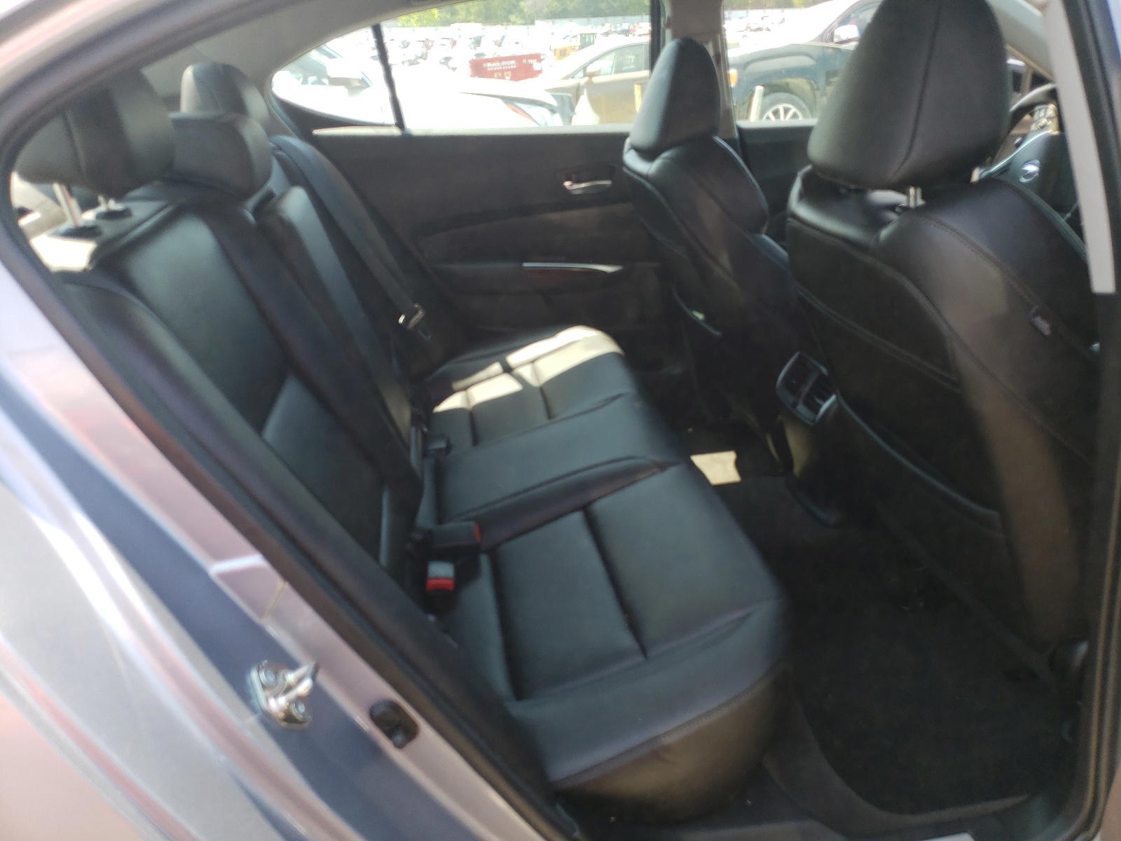 Photo 6 from auction – 2015 ACURA TLX with VIN 19UUB2F39FA012287