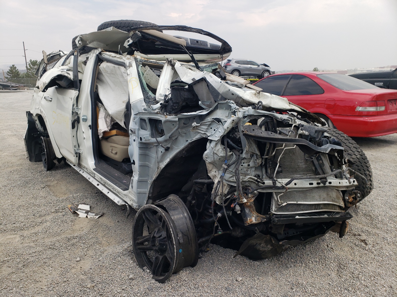 Photo 1 from auction – 2014 TOYOTA 4RUNNER SR with VIN JTEBU5JR9E5189714