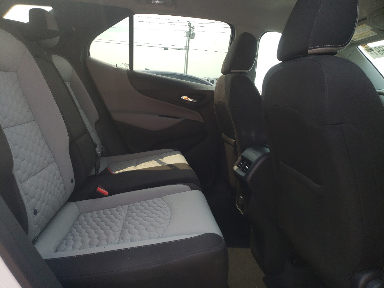 Photo 6 from auction – 2018 CHEVROLET EQUINOX LT with VIN 3GNAXJEV0JL390507