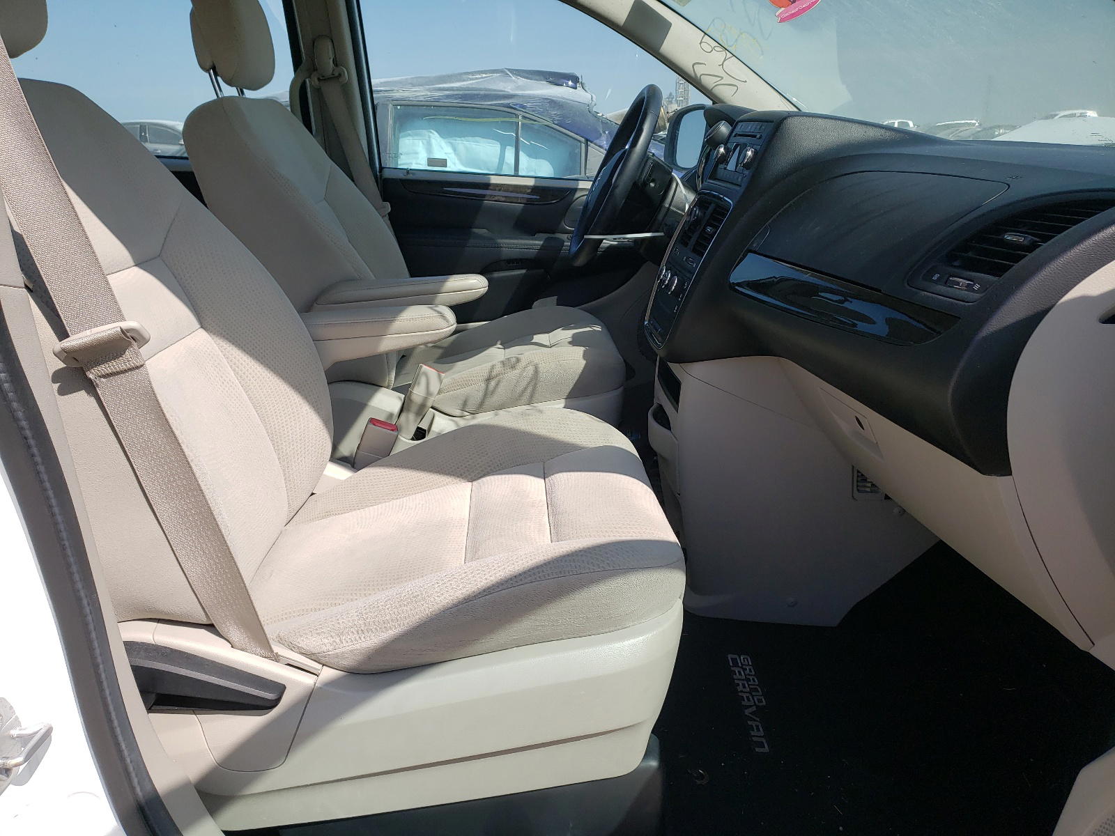 Photo 5 from auction – 2016 DODGE GRAND CARA with VIN 2C4RDGBG7GR335769