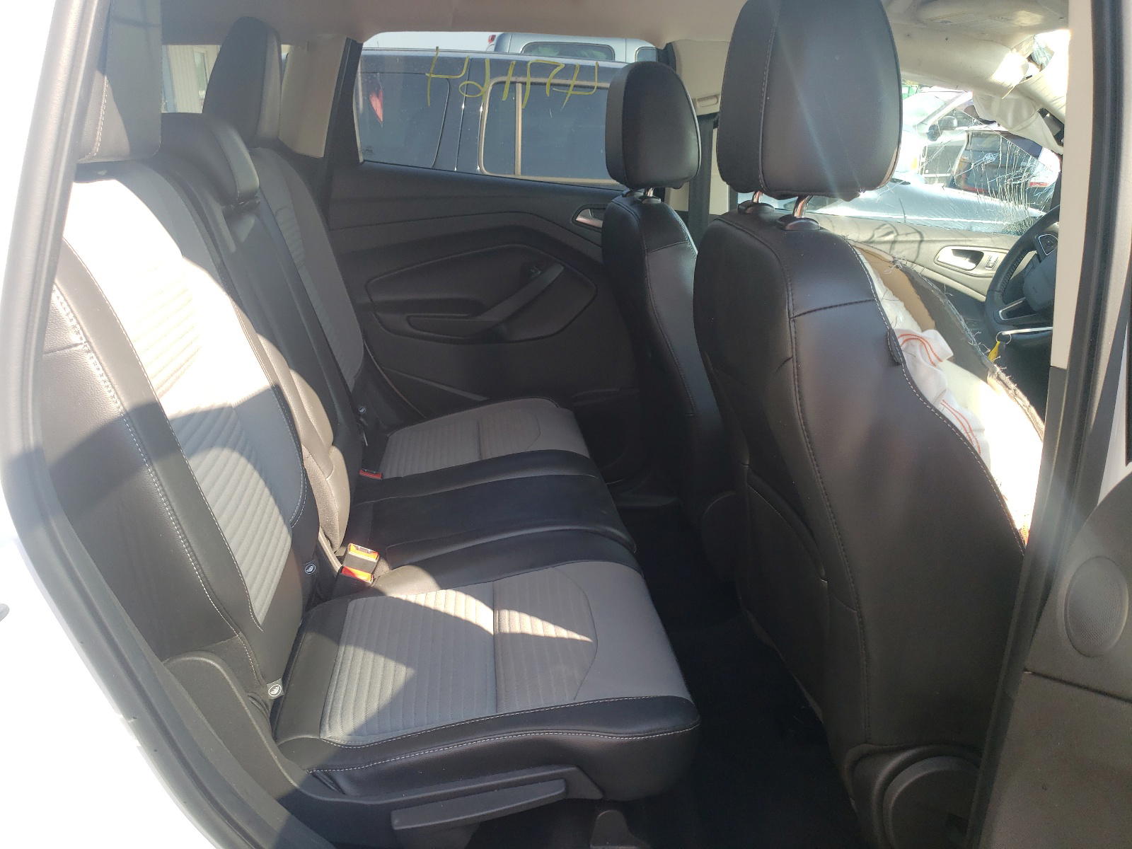 Photo 6 from auction – 2017 FORD ESCAPE SE with VIN 1FMCU0GD2HUC23912