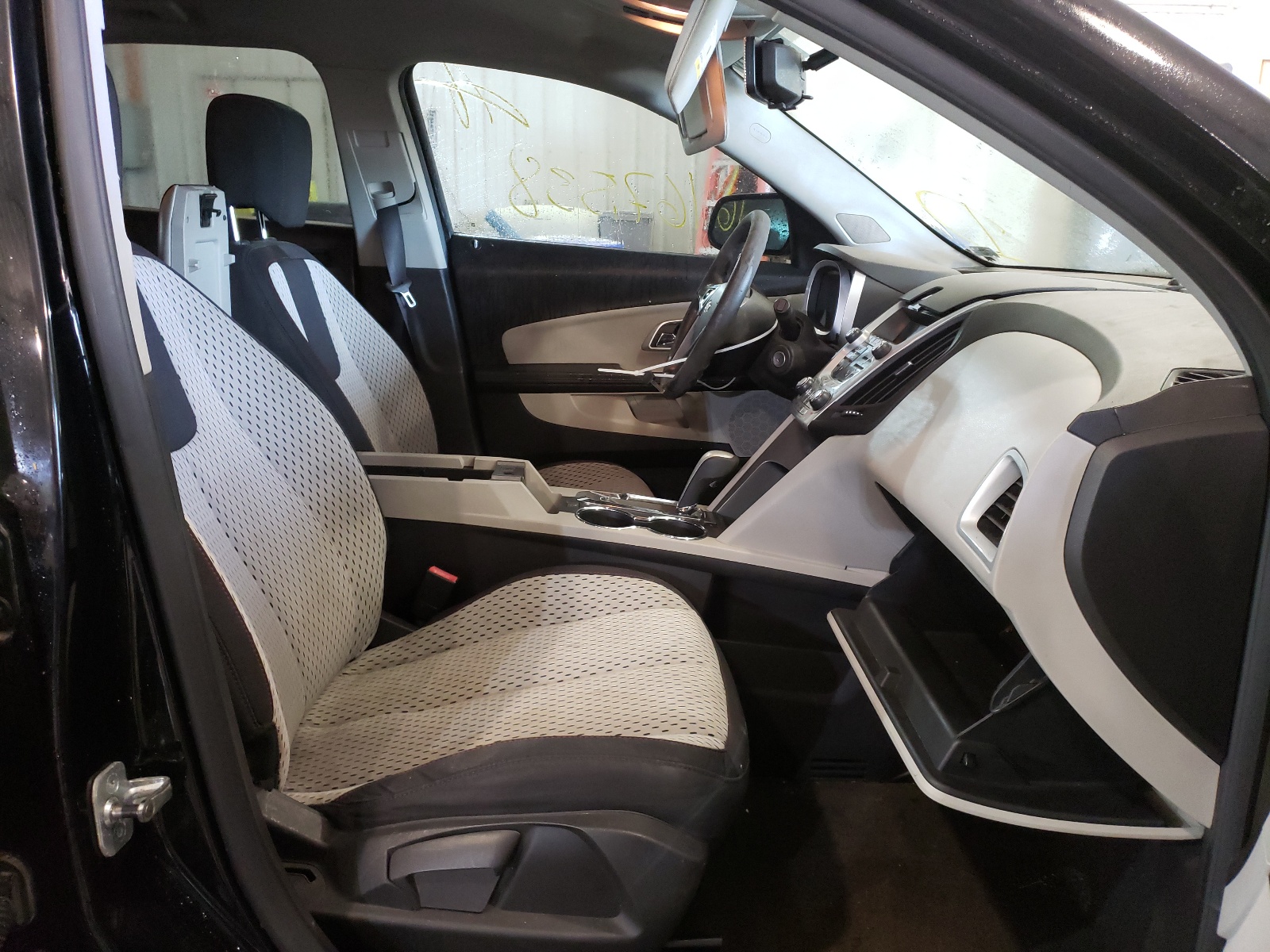 Photo 5 from auction – 2010 CHEVROLET EQUINOX LS with VIN 2CNALBEW0A6202247