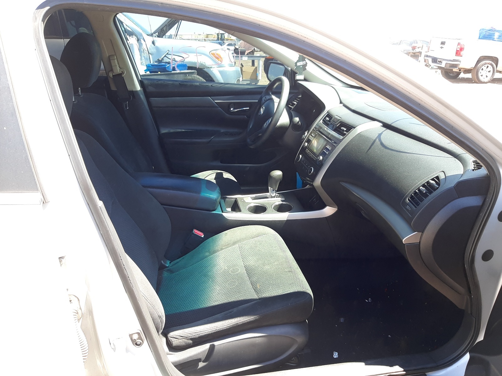 Photo 5 from auction – 2015 NISSAN ALTIMA 2.5 with VIN 1N4AL3AP7FN898204