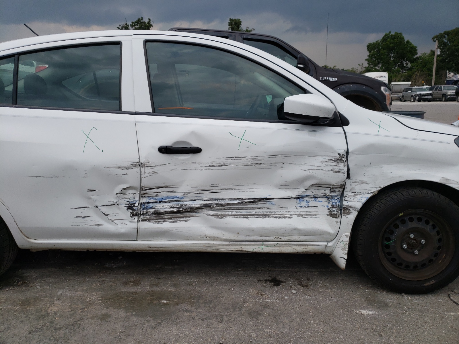 Photo 9 from auction – 2017 NISSAN VERSA S with VIN 3N1CN7APXHL870813