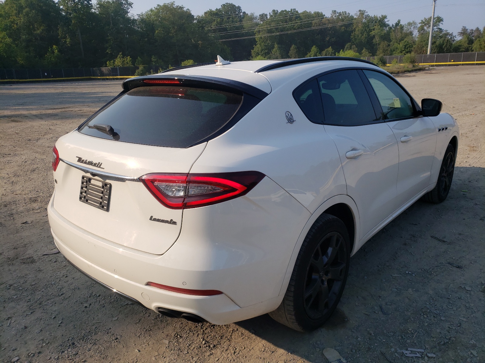Photo 4 from auction – 2019 MASERATI LEVANTE with VIN ZN661XUA4KX332809