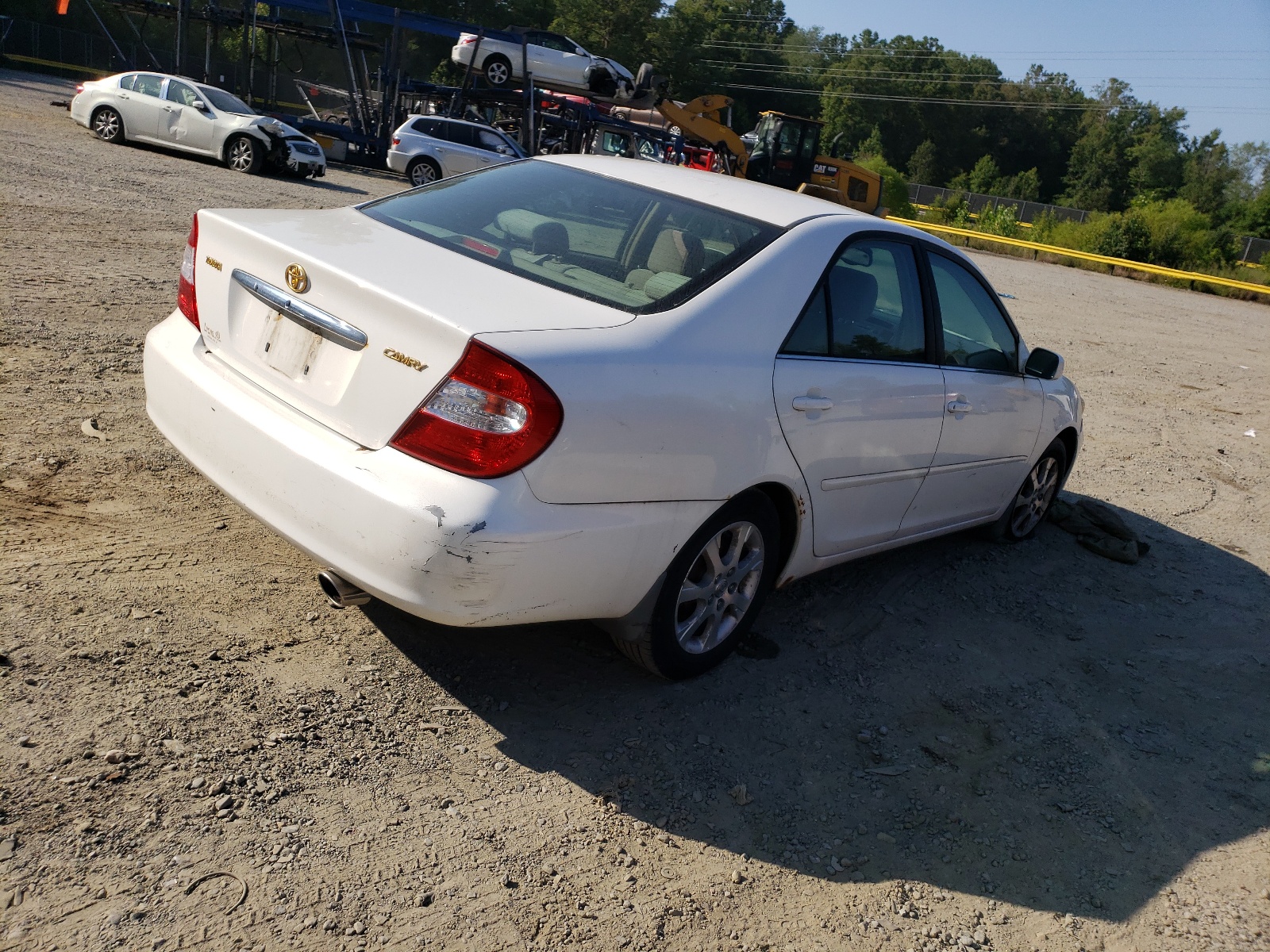 Photo 4 from auction – 2004 TOYOTA CAMRY LE with VIN JTDBE30K940254731