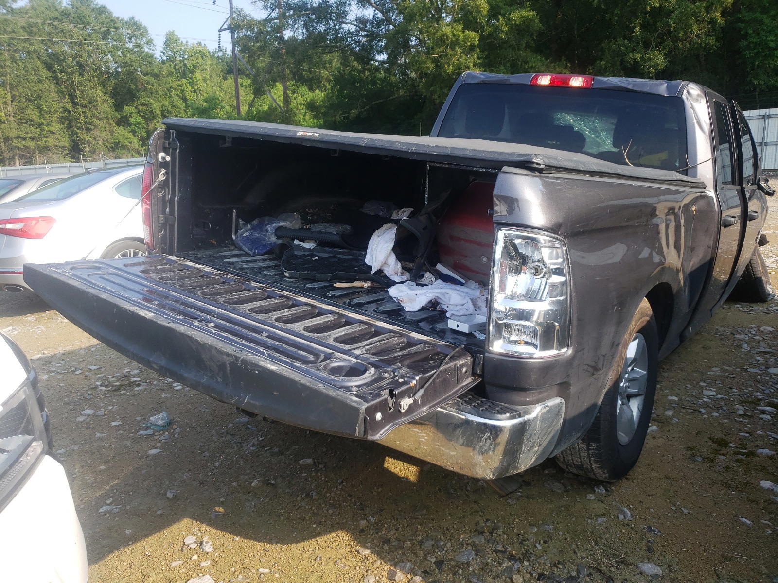 Photo 4 from auction – 2019 RAM 1500 CLASS with VIN 1C6RR6FG5KS733521