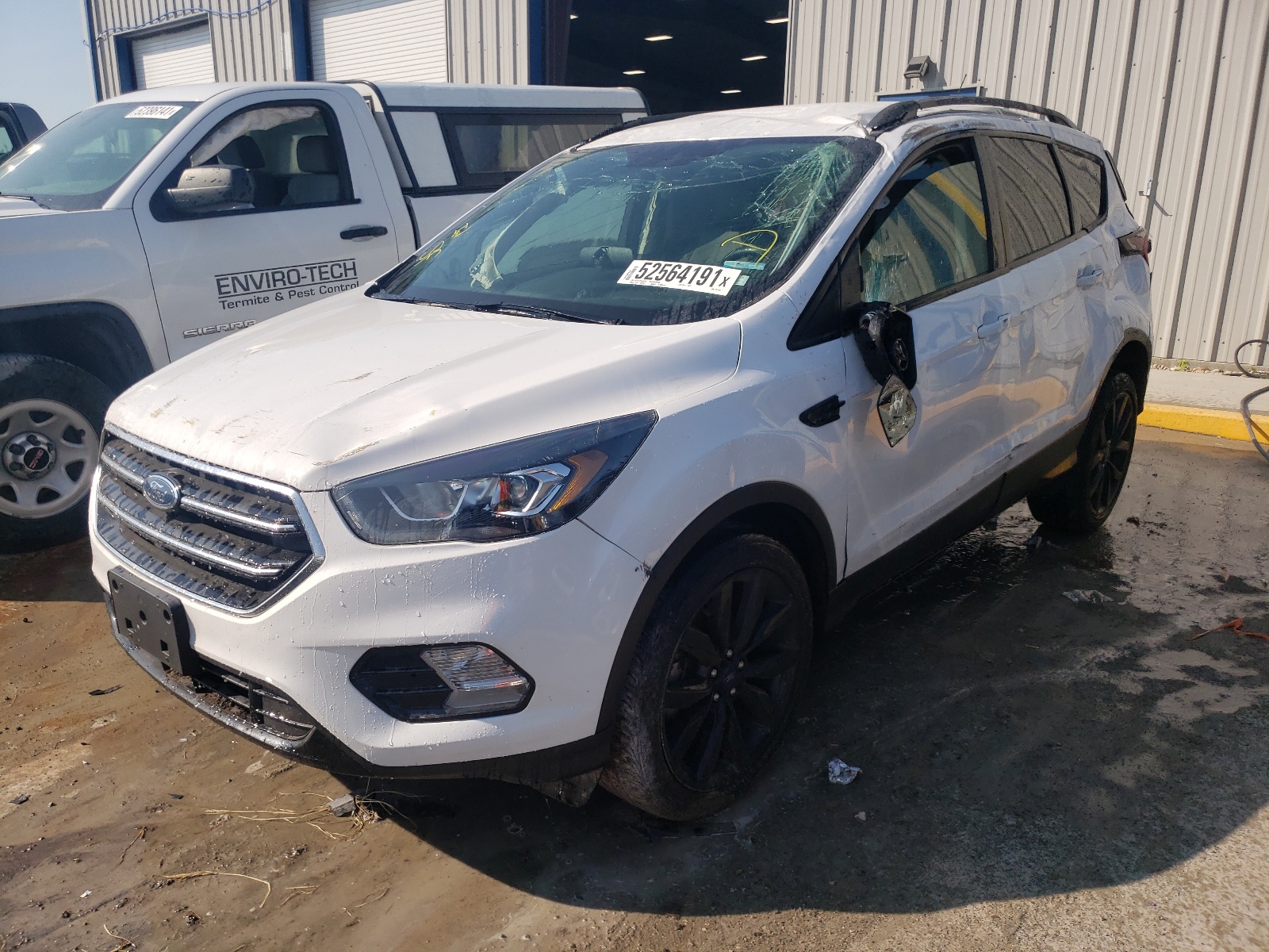 Фото 2 с аукциона – 2017 FORD ESCAPE SE с VIN 1FMCU0GD2HUC23912