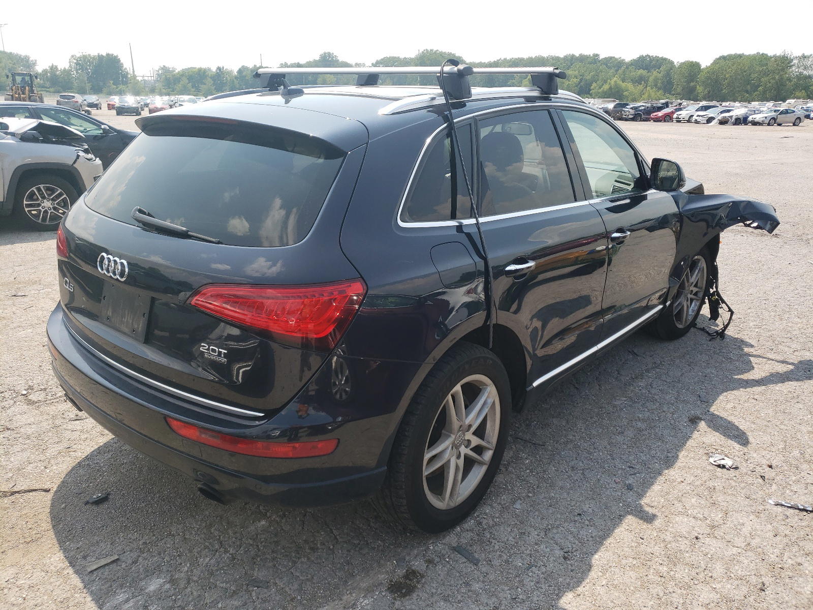 Photo 4 from auction – 2017 AUDI Q5 PREMIUM with VIN WA1C2AFP0HA100276