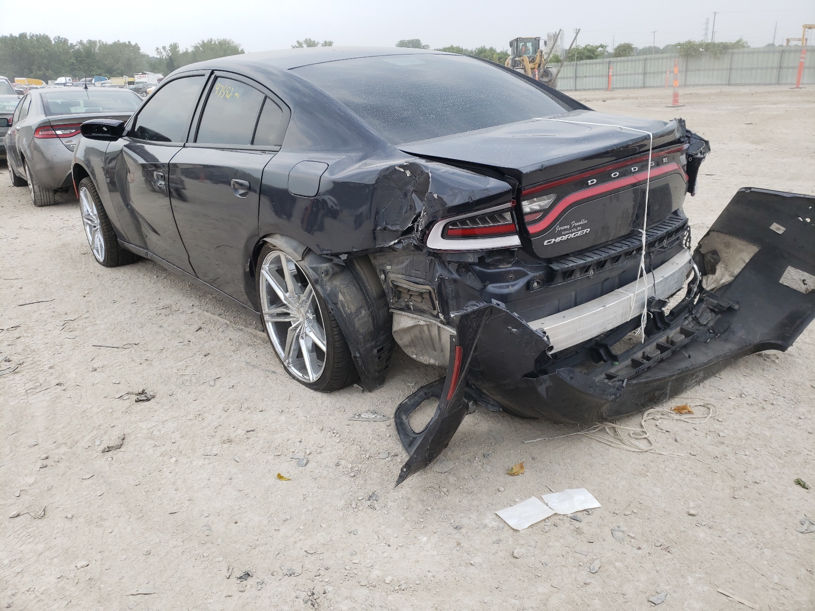 Photo 3 from auction – 2017 DODGE CHARGER SE with VIN 2C3CDXBG1HH605323
