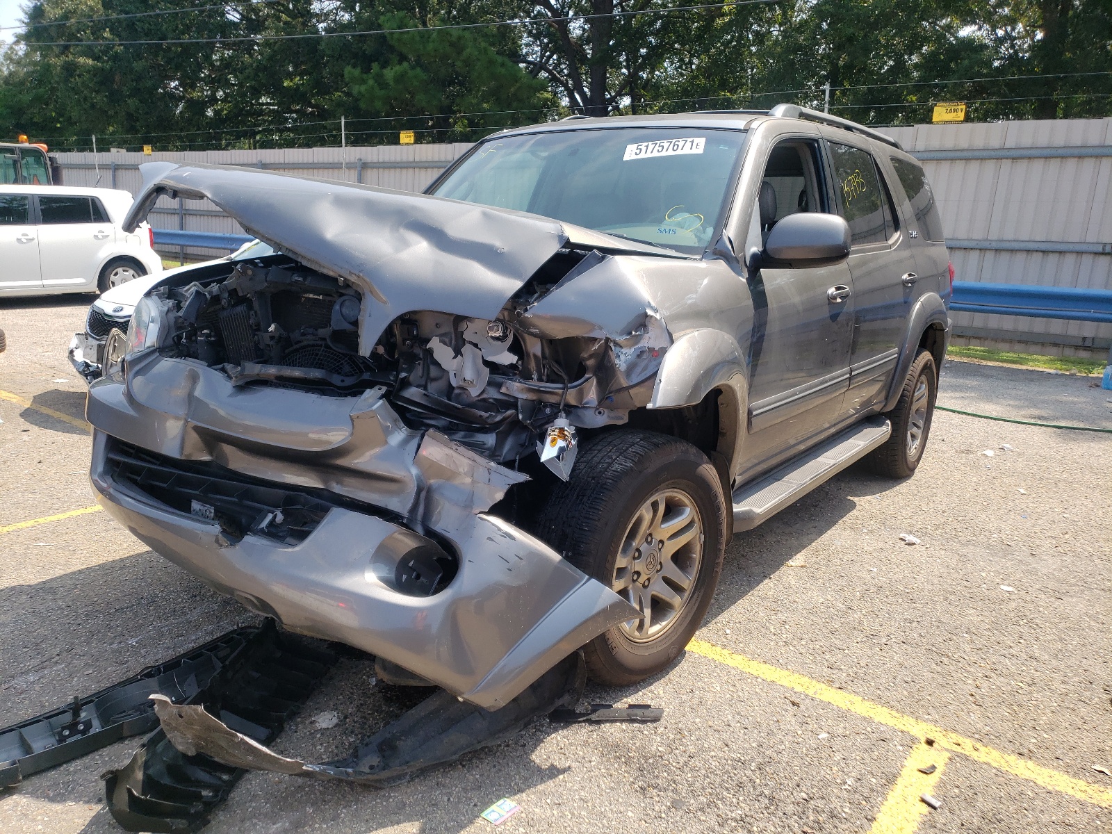 Photo 2 from auction – 2005 TOYOTA SEQUOIA SR with VIN 5TDZT34A85S259276