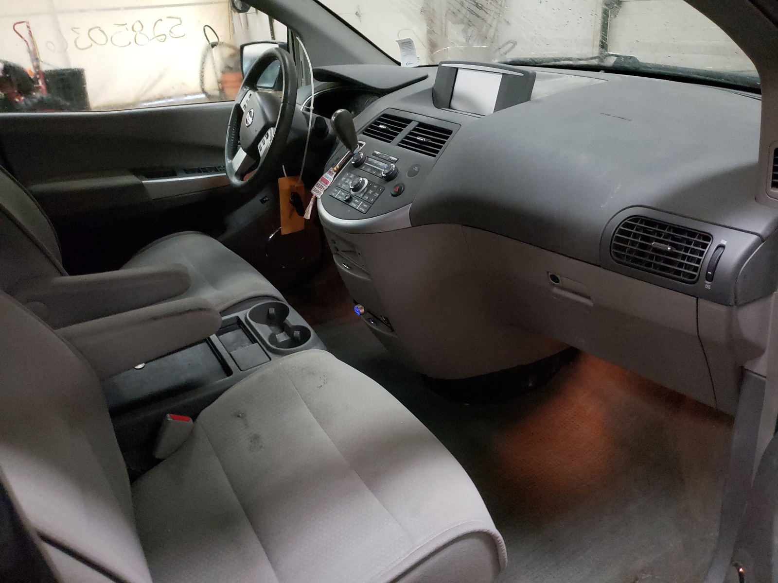 Photo 5 from auction – 2008 NISSAN QUEST S with VIN 5N1BV28U78N118327