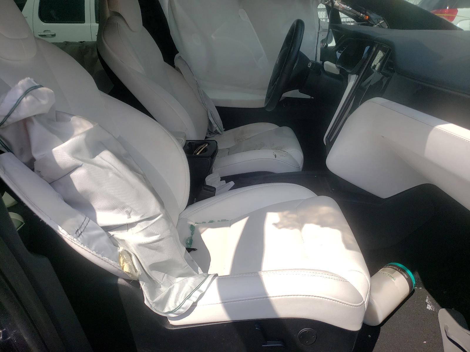 Photo 5 from auction – 2019 TESLA MODEL X with VIN 5YJXCAE20KF160468