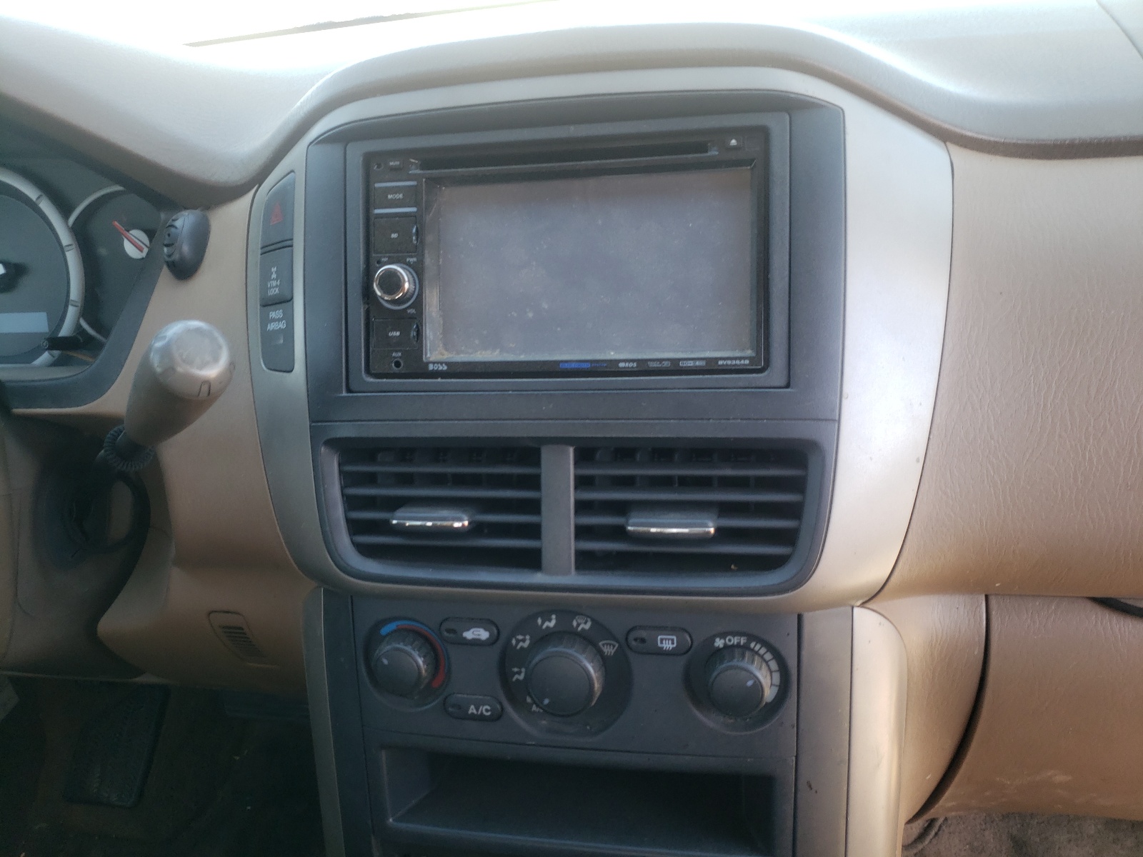 Photo 9 from auction – 2007 HONDA PILOT LX with VIN 2HKYF18107H522886