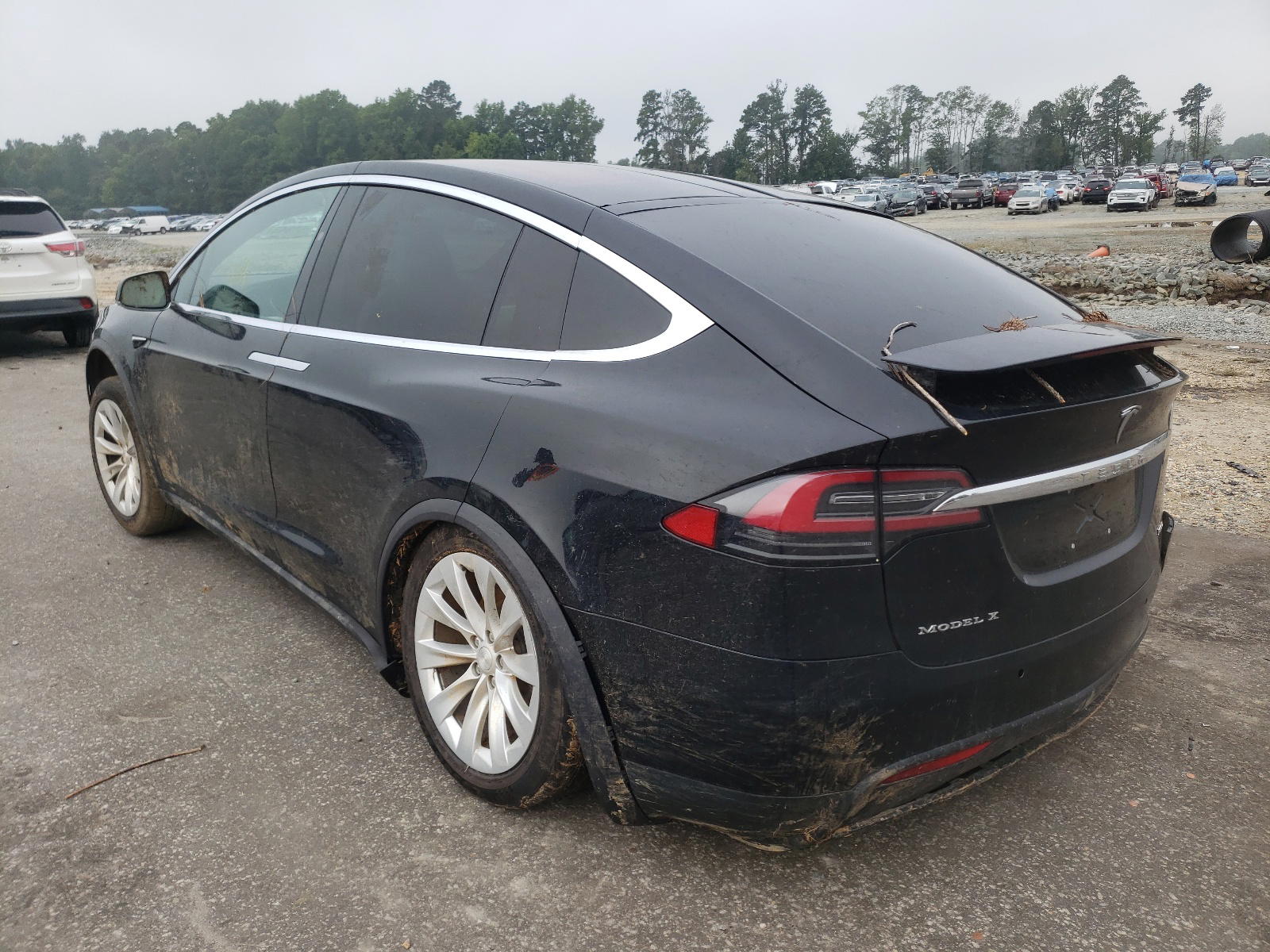 Photo 3 from auction – 2017 TESLA MODEL X with VIN 5YJXCDE2XHF053924