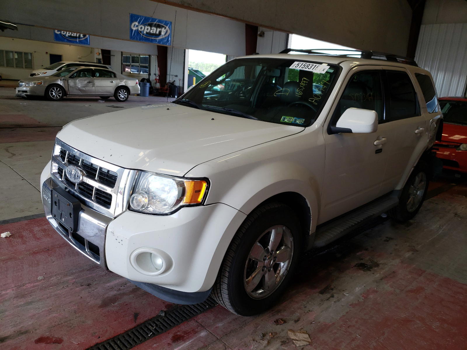 Photo 2 from auction – 2010 FORD ESCAPE LIM with VIN 1FMCU9E77AKA04947