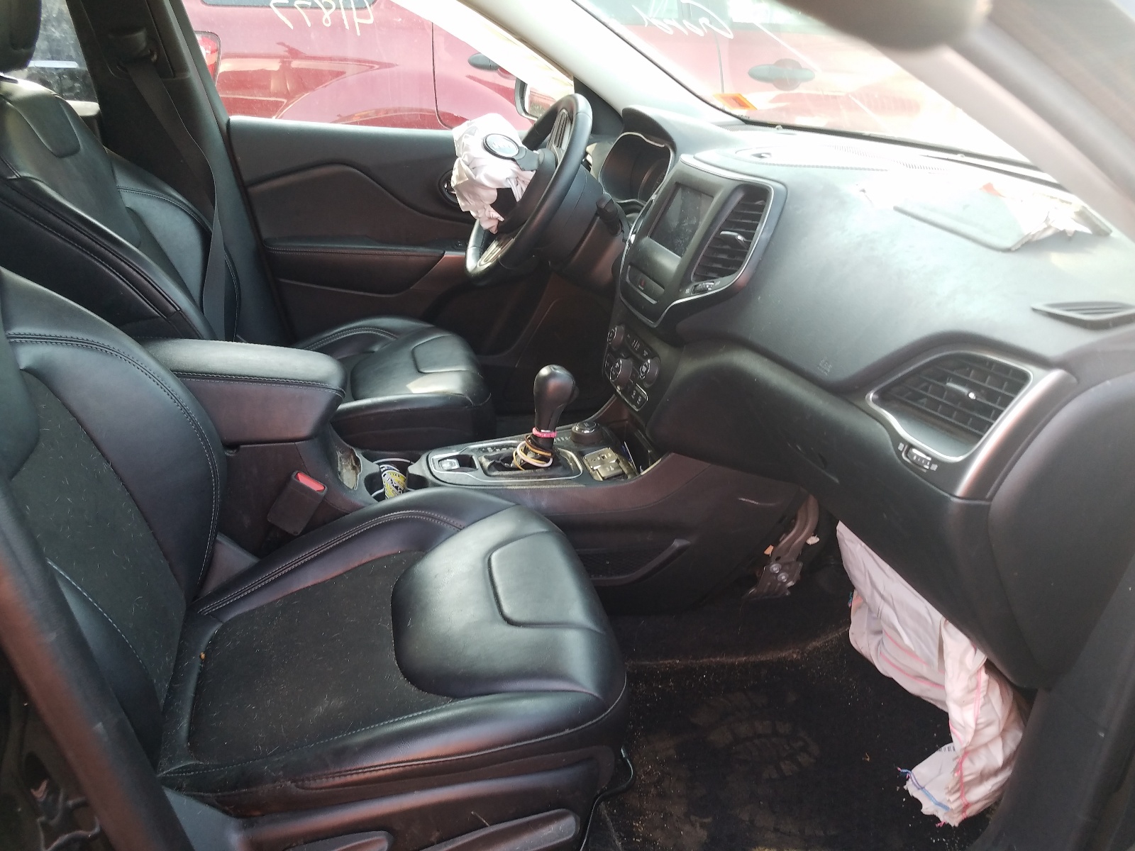 Photo 5 from auction – 2019 JEEP CHEROKEE L with VIN 1C4PJMLX4KD139975