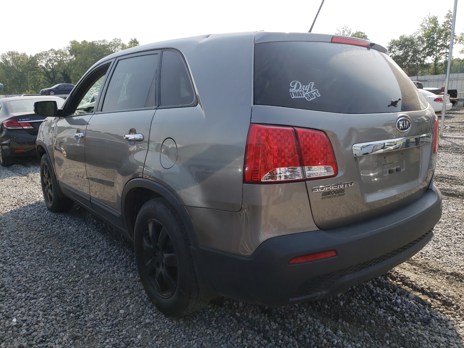 Photo 3 from auction – 2013 KIA SORENTO LX with VIN 5XYKT3A11DG334272