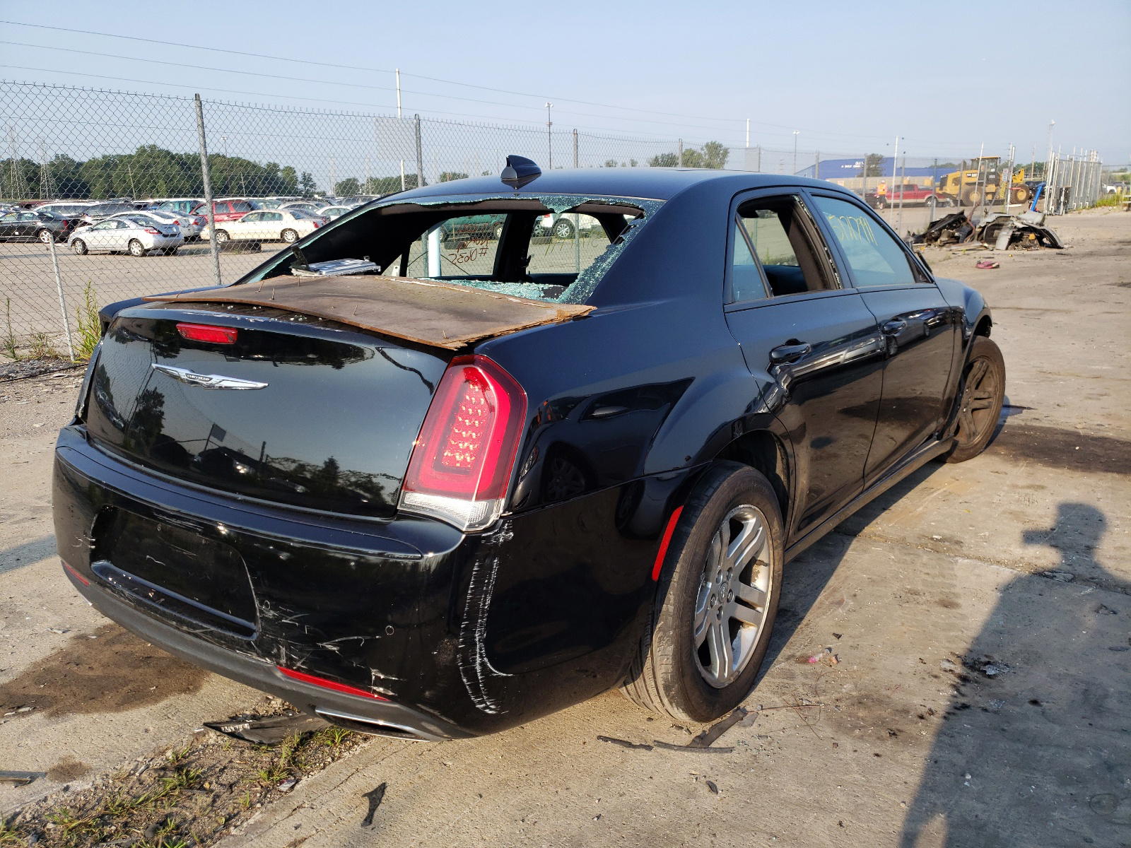 Photo 4 from auction – 2018 CHRYSLER 300 S with VIN 2C3CCAGG9JH160635