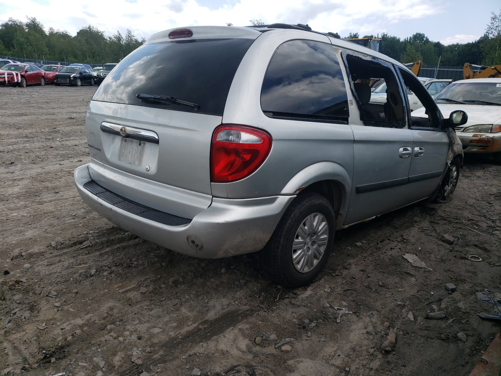 Photo 4 from auction – 2006 CHRYSLER TOWN & COU with VIN 1A4GP45R86B674946