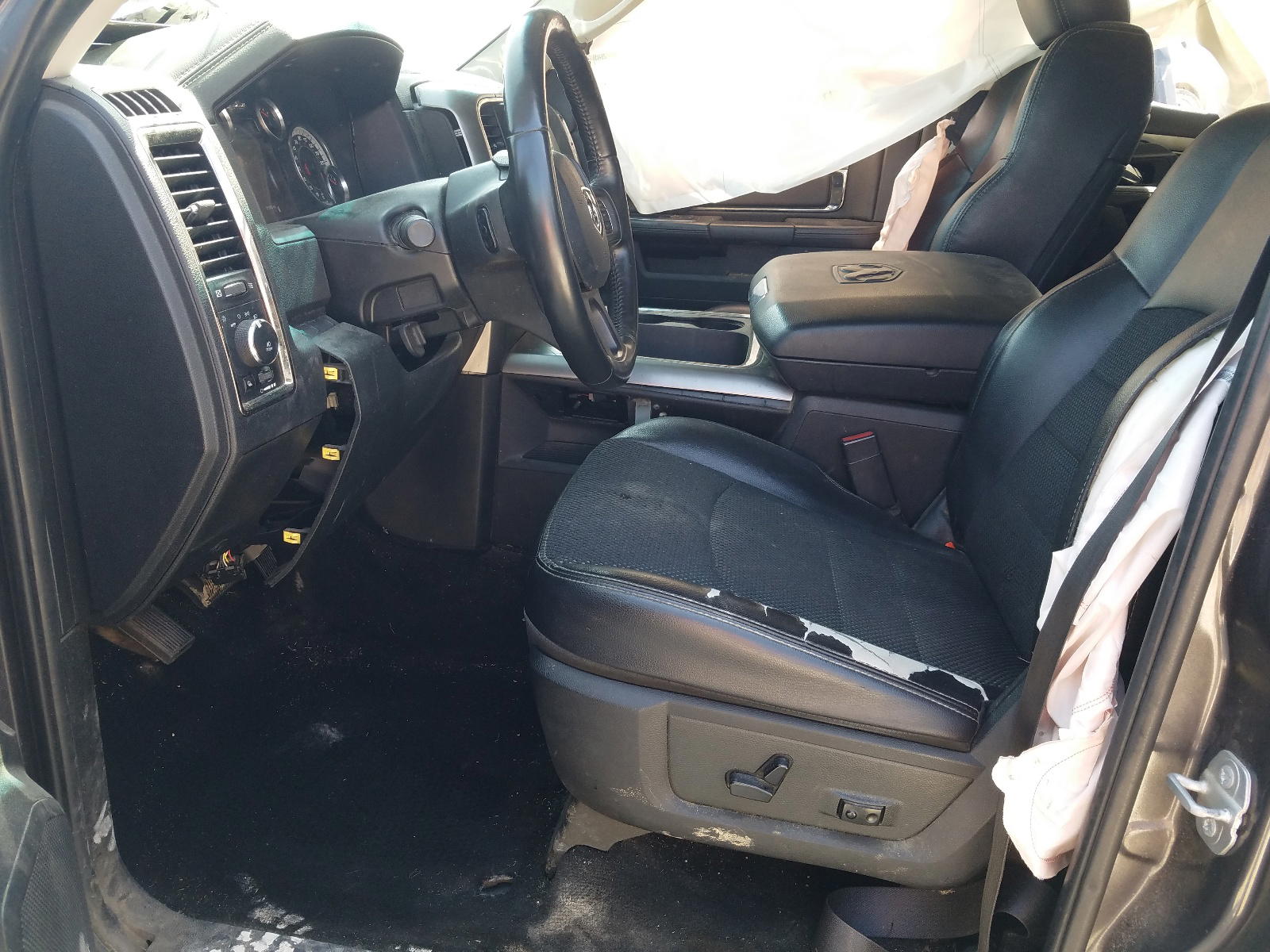 Photo 5 from auction – 2016 RAM 1500 SLT with VIN 1C6RR6LT0GS148399