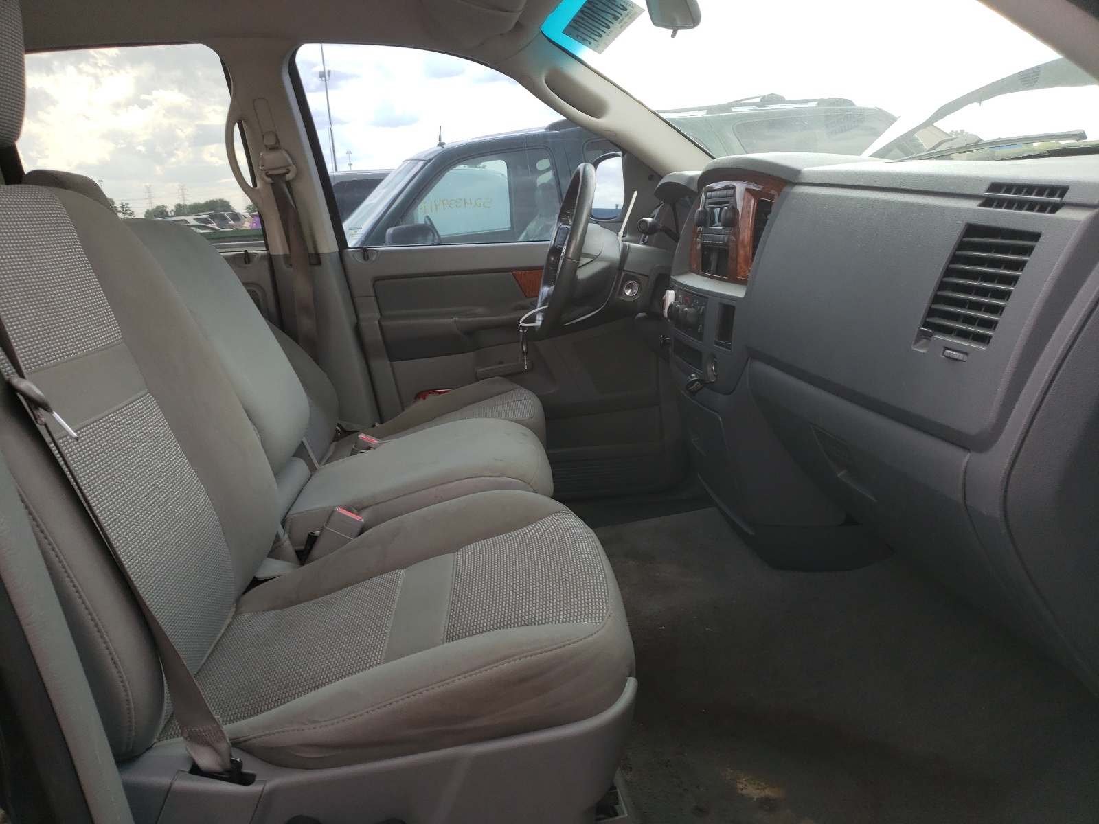 Photo 5 from auction – 2006 DODGE RAM 1500 S with VIN 1D7HU18206S700994